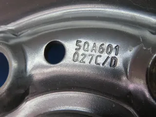 Original VW Touran II 16 Zoll Stahlrad Winterräder 5QA601027.... Schwarz Winterreifen 4x 5,5 mm - Bild 7