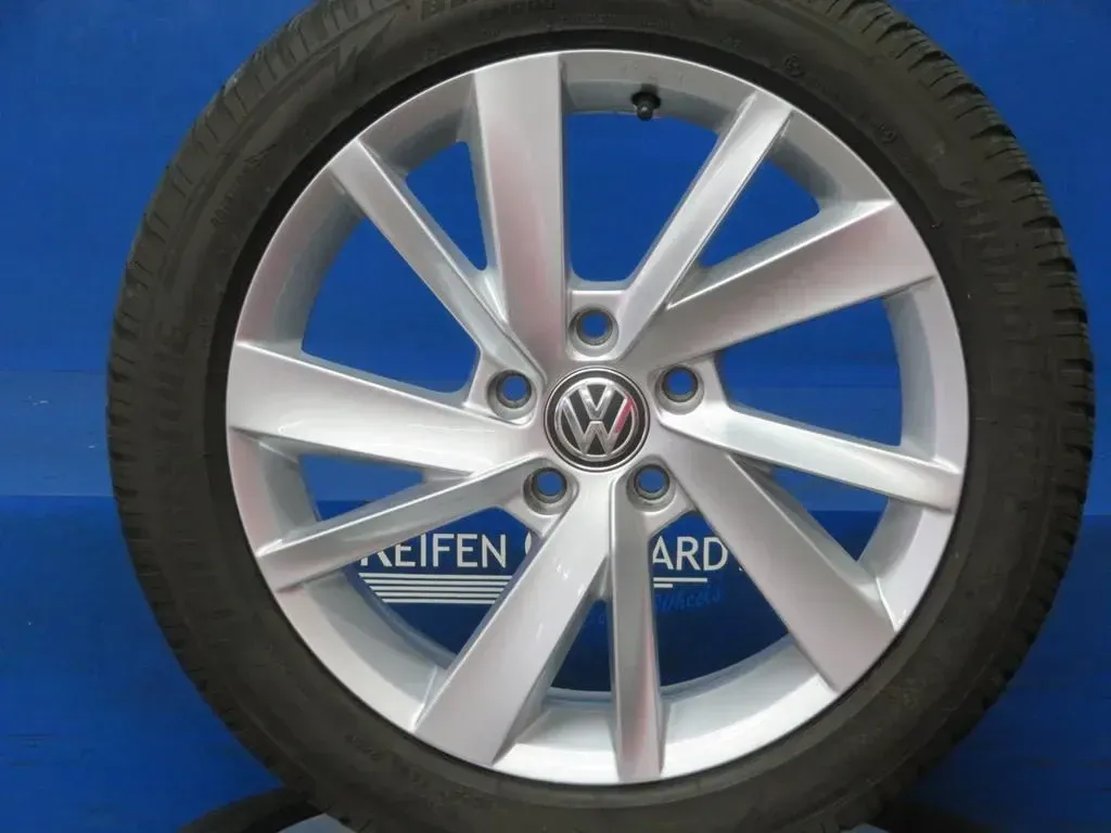 Original VW Golf 8 VW Golf 7 VW Golf Sportsvan 17 Zoll Gavia Winterräder Alufelgen 5H0071497 Winterreifen Silber 2x 5 mm / 2x 7 mm - Bild 1