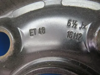 Original VW Touran II 16 Zoll Stahlrad Winterräder 5QA601027.... Schwarz Winterreifen 2x 5,5 mm / 2x 6 mm - Bild 8