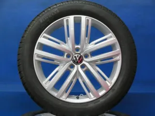 Original VW Tiguan VW Tiguan Allspace 19 Zoll Auckland Winterräder 5NA601025F Silber 4x 8,3 mm Winterreifen Alufelgen 5NA601025N - Bild 1