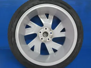 Original VW Golf 8 18 Zoll Bergamo Winterräder Winterreifen Kompletträder 5H0601025M Silber - Bild 4