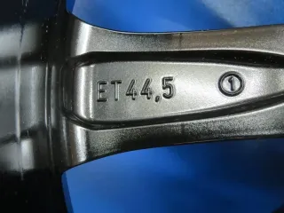 Original Mercedes Benz EQA Mercedes Benz EQB 18 Zoll 10-Speichen-Design Winterräder + RDKS Alufelgen A2434010000 Schwarz Winterreifen 2x 5,9 mm / 2x 8,4 mm - Bild 7