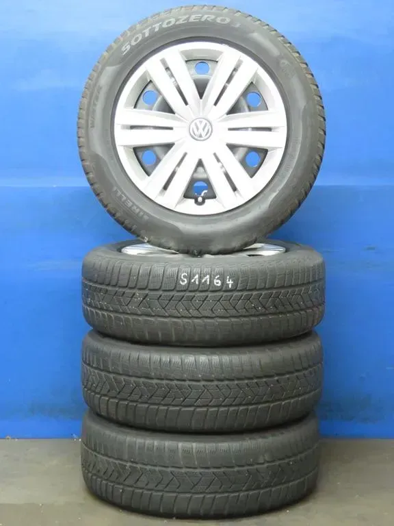 Original VW Touran II 16 Zoll Stahlrad Winterräder 5QA601027.... Schwarz Winterreifen 2x 5 mm / 2x 6,6 mm - Bild 1