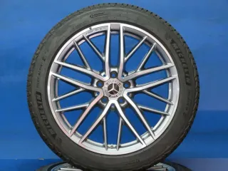 Original Mercedes Benz C63 S E Performance AMG W206 S206 Limousine T-Modell 19 Zoll AMG-Kreuzspeichen-Rad Winterräder + RDKS Alufelgen A2064012900 + A2064012400 Silber Winterreifen - Bild 2
