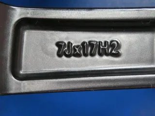 Original Hyundai Kona Typ OS Winterräder Alufelgen 17 Zoll 5-Doppelspeichen-Design Winterräder + RDKS HMD01 70743 Schwarz Winterreifen 2x 5,7 mm / 2x 7,2 mm - Bild 6