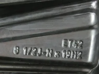 Original VW ID.7 19 Zoll Winterräder Alufelgen Hudson 14B601025C / 14B601025D Schwarz glanzgedreht Winterreifen 2x 8,5 mm 2x 7,2 mm - Bild 10