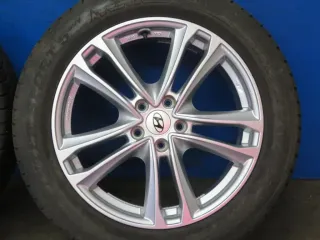 Original Hyundai Santa Fe IV Typ TM Winterräder Alufelgen 19 Zoll 5-Doppelspeichen-Design RDKS KH27 7519 Silber Winterreifen 4x 6,8 mm - Bild 12