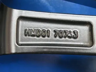 Original Hyundai Kona Typ OS Winterräder Alufelgen 17 Zoll 5-Doppelspeichen-Design Winterräder + RDKS HMD01 70743 Schwarz Winterreifen 2x 5,7 mm / 2x 7,2 mm - Bild 5