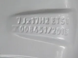 Original Mercedes V-Klasse Typ W447 bis 02/2024 Mercedes Vito Typ 447 Winterräder 17 Zoll 5-Speichen-Rad RDKS Silber Winterreifen gebraucht - Bild 4