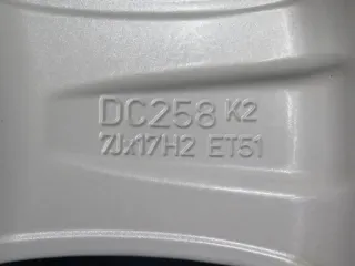 Original Mercedes V-Klasse Typ W447 bis 02/2024 Mercedes Vito Typ 447 Winterräder 17 Zoll 5-Speichen-Rad RDKS Silber Winterreifen gebraucht - Bild 4