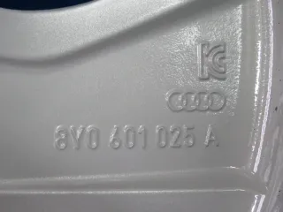 NEU Original Audi A3 Limousine + A3 Sportback Typ 8Y / GY 17 Zoll 5-Speichen-Rad Sommerräder Alufelgen 8Y0601025A Silber Sommerreifen - Bild 10