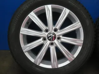 Original VW Touran II 17 Zoll Alufelgen Trondheim Winterräder 5TA601025B Silber Winterreifen 2x 7,3 mm / 2x 4,5 - 5 mm - Bild 14