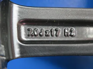 Original Hyundai Tucson Typ NX4 Winterräder Alufelgen 17 Zoll 5-Doppelspeichen-Design Winterräder + RDKS KH27 7517 Schwarz Winterreifen 2x 7 mm / 2x 7,3 mm - Bild 6
