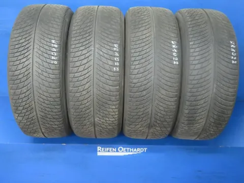 Background image for 4x Winterreifen 255/55 R20 110V Michelin Pilot Alpin 5 SUV 2622 2x 6,5 mm / 2x 7,4 mm