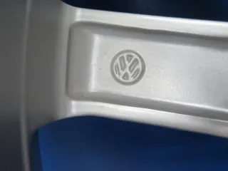 Original VW Tiguan VW Tiguan Allspace 18 Zoll Sebring Winterräder + RDKS 5NA601025M Silber Winterreifen 2x 7 mm 2x 8 mm - Bild 7