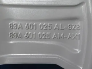 Original Audi Q3 Sportback Typ F3 Audi Q3 SUV Typ F3 17 Zoll 5-Arm-Design Winterräder Alufelgen 83A601025AL Silber Winterreifen 2x 5,7 mm / 2x 7,1 mm - Bild 5