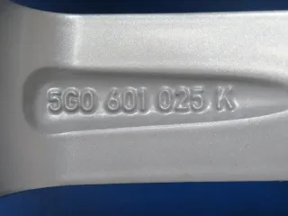 Original VW Golf 7 VW Golf Sportsvan 17 Zoll Dijon Winterräder Alufelgen 5G0601025K Silber Winterreifen 2x 6 mm / 2x 7,4 mm - Bild 5