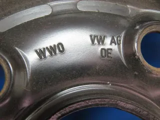 Original VW Touran II 16 Zoll Stahlrad Winterräder 5QA601027.... Schwarz Winterreifen 2x 5,5 mm / 2x 6 mm - Bild 6