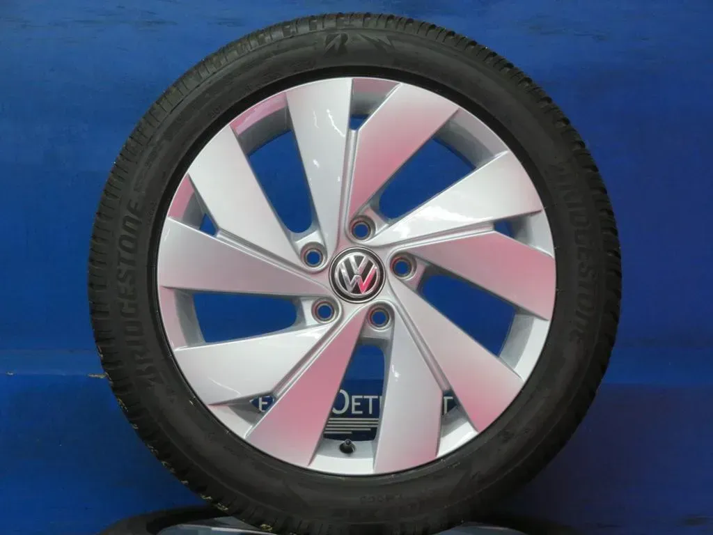 Original VW Golf 8 17 Zoll Belmond Winterräder Alufelgen 5H0601025B Silber Winterreifen 2x 5,5 mm 2x 6,2 mm - Bild 1