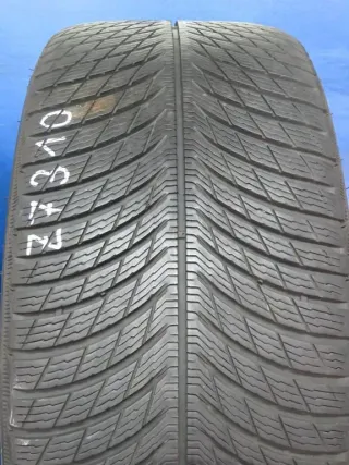 Original Mercedes Benz C63 S E Performance AMG W206 S206 Limousine T-Modell 19 Zoll AMG-Kreuzspeichen-Rad Winterräder + RDKS Alufelgen A2064012900 + A2064012400 Silber Winterreifen - Bild 12