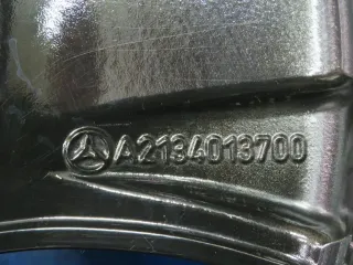 Original Mercedes E-Klasse Limousine + T-Modell Mercedes E-Klasse 300DE + E Mercedes E-Klasse Coupe 18 Zoll 5-Speichen-Rad Winterräder A2134013700 + A2134015300 Winterreifen - Bild 5