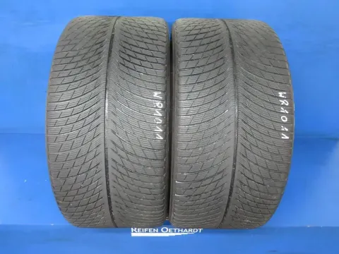 Background image for 2x Winterreifen 325/35 R22 114W Michelin Pilot Alpin 5 SUV 4123 2x 6,1 mm