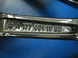 Original Mercedes A-Klasse AMG A35 + 4Matic 19 Zoll AMG Vielspeiche Winterräder + RDKS Alufelgen A1774011900 Schwarz  Winterreifen 4x 8 mm - Bild 6