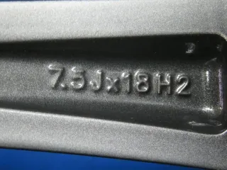 Original Cupra Leon 18 Zoll 10-Arm-Design Winterräder Alufelgen 5FA601025E Anthrazit Winterreifen 2x 7,5 mm / 2x 8,3 mm - Bild 6