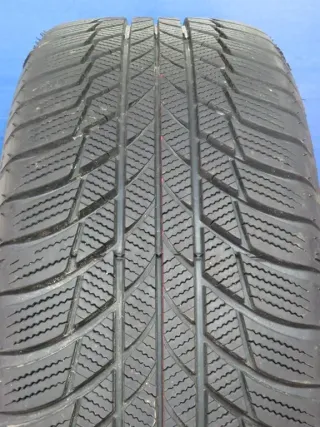 Original VW Touran II 17 Zoll Alufelgen Trondheim Winterräder 5TA601025B Silber Winterreifen 2x 7,3 mm / 2x 4,5 - 5 mm - Bild 7