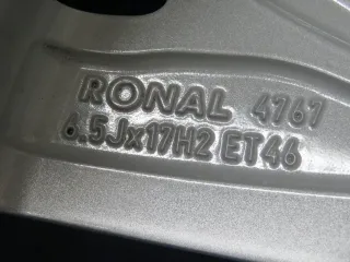 Original Skoda Octavia IV Typ NX 17 Zoll Lyra Winterräder Alufelgen 5E3601025AC Silber Winterreifen 2x 6,2 mm / 2x 5,8 mm - Bild 6
