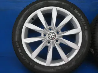Original VW Golf 7 VW Golf Sportsvan 17 Zoll Dijon Winterräder Alufelgen 5G0601025K Silber Winterreifen 2x 6 mm / 2x 7,4 mm - Bild 16