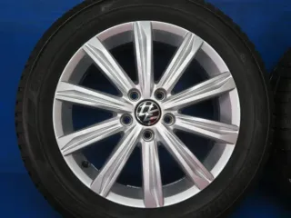 Original VW Touran II 17 Zoll Alufelgen Trondheim Winterräder 5TA601025B Silber Winterreifen 2x 7,3 mm / 2x 4,5 - 5 mm - Bild 12