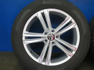 Original VW Tiguan VW Tiguan Allspace 18 Zoll Sebring Winterräder Alufelgen 5NA601025M Silber Winterreifen 4x 6,6 mm - Bild 13