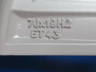 Original VW Tiguan VW Tiguan Allspace 19 Zoll Auckland Winterräder 5NA601025F Silber 2x 7,1 mm / 2x 7,6 mm Winterreifen Alufelgen 5NA601025N - Bild 5