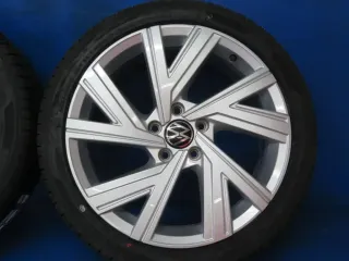 Original VW Golf 8 18 Zoll Bergamo Winterräder Winterreifen Kompletträder 5H0601025M Silber - Bild 9