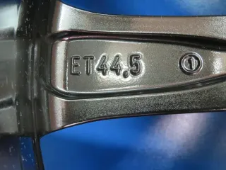 Original Mercedes Benz EQA Mercedes Benz EQB 18 Zoll 10-Speichen-Design Winterräder + RDKS A2434010000 Schwarz Winterreifen 2x 6,3 mm / 2x 7,3 mm - Bild 7
