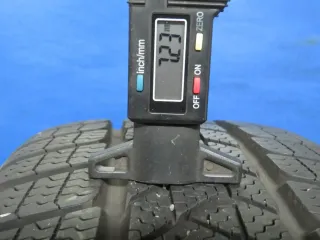 Original VW Touran II 16 Zoll Stahlrad Winterräder 5QA601027.... Schwarz Winterreifen Pirelli 2x 6,8 mm / 2x 7,2 mm - Bild 10