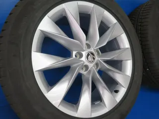 Original Skoda Enyaq 80 / 80X / 85 / 85X / RS Typ NY Skoda Elroq 19 Zoll Crystal Winterräder Alufelgen 5LA601025 Silber Winterreifen 2x 7,8mm 2x 5,5 mm - Bild 3