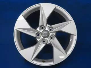 Original Audi A3 Sportback + Limousine Typ 8Y / GY Alufelgen 17 Zoll 5-Arm-Design 8Y0601025A + Nabendeckel - Bild 3