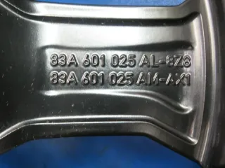 Original Audi Q3 Sportback Typ F3 Audi Q3 SUV Typ F3 17 Zoll Alufelgen 5-Arm-Design Winterräder 83A601025AM Schwarz Winterreifen 2x 7,6 mm / 2x 7 mm - Bild 9