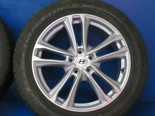 Original Hyundai Santa Fe IV Typ TM Winterräder Alufelgen 19 Zoll 5-Doppelspeichen-Design RDKS KH27 7519 Silber Winterreifen 4x 6,8 mm - Bild 10