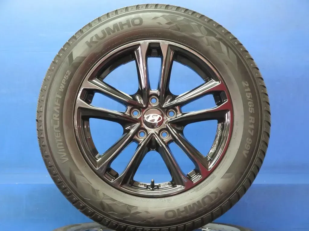 Original Hyundai Tucson Typ NX4 Winterräder Alufelgen 17 Zoll 5-Doppelspeichen-Design Winterräder + RDKS KH27 7517 Schwarz Winterreifen 2x 6,3 mm / 2x 7 mm - Bild 1