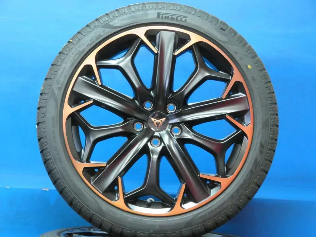 Original Cupra Formentor 19 Zoll 5-Y-Speichen-Rad Winterräder Alufelgen 5FF601025K Schwarz Winterreifen 4x 7,3 mm 99% - Bild 1