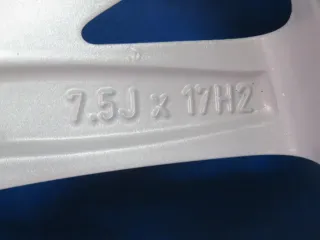 Original Seat Leon 17 Zoll Dynamic Winterräder Alufelgen 5FA601025B Silber Winterreifen 2x 5,3 mm / 2x 6,3 mm - Bild 7