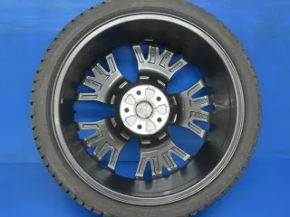 Original Cupra Leon 19 Zoll Exclusive II Winterräder Alufelgen 5FA601025R Schwarz Winterreifen Pirelli 2x 6,1 mm / 2x 6,7 mm - Bild 4