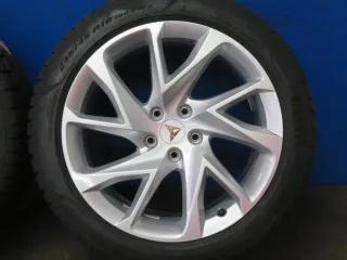 Original Cupra Formentor 18 Zoll V-Speichen-Rad Winterräder Alufelgen 5FF601025C Silber Winterreifen 4x 7,1 mm - Bild 11