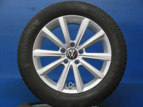 Background image for Original VW Passat Limousine Typ B8 VW Passat Variant Typ B8 VW T-Roc + Cabrio 17 Zoll Merano Winterräder 3G0071497C Silber Winterreifen 2x 6,2 mm / 2x 7,3 mm