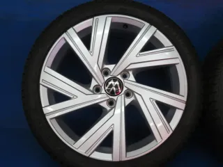Original VW Golf 8 18 Zoll Bergamo Winterräder Alufelgen 5H0601025M Silber Winterreifen 2x 7,8 mm / 2x 8,8 mm - Bild 13