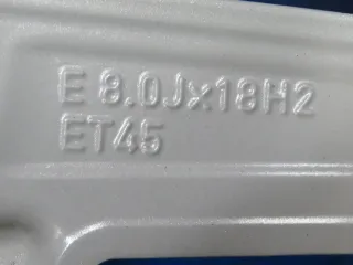 Original Audi SQ2 Typ GA 18 Zoll 5-V-Speichen-Design Winterräder Alufelgen 81A601025R Silber Winterreifen ca. 4x 5,5 mm - Bild 6