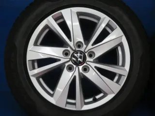 Original VW Touran II 16 Zoll Karlstad Winterräder Alufelgen 5TA601025Q Silber Winterreifen 2x 5,9 mm / 2x 7,4 mm - Bild 12